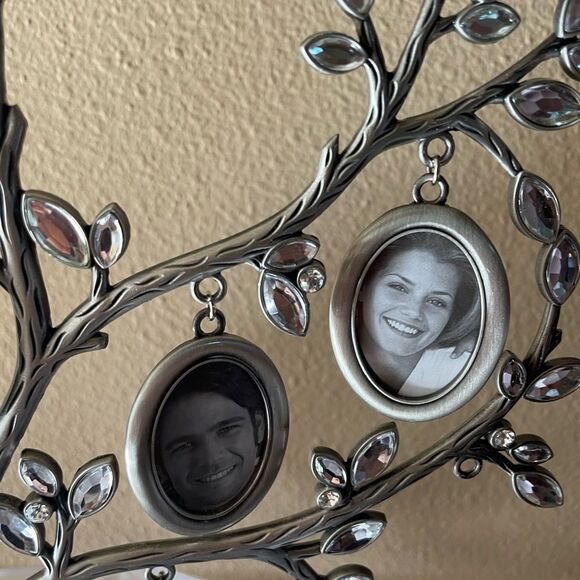 Time Remembered Jeweled Family Photo Tree - Picture 5 of 14